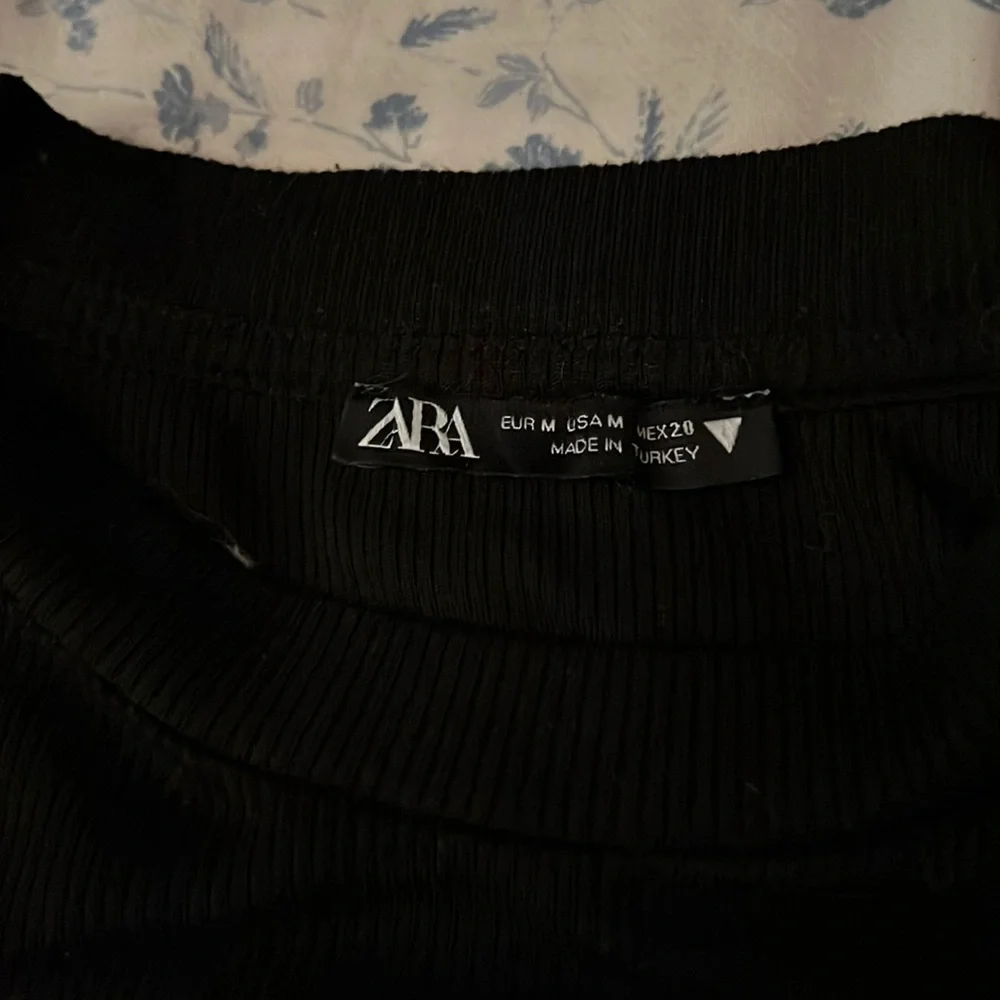 Black top from Zara - Picture 3 of 5